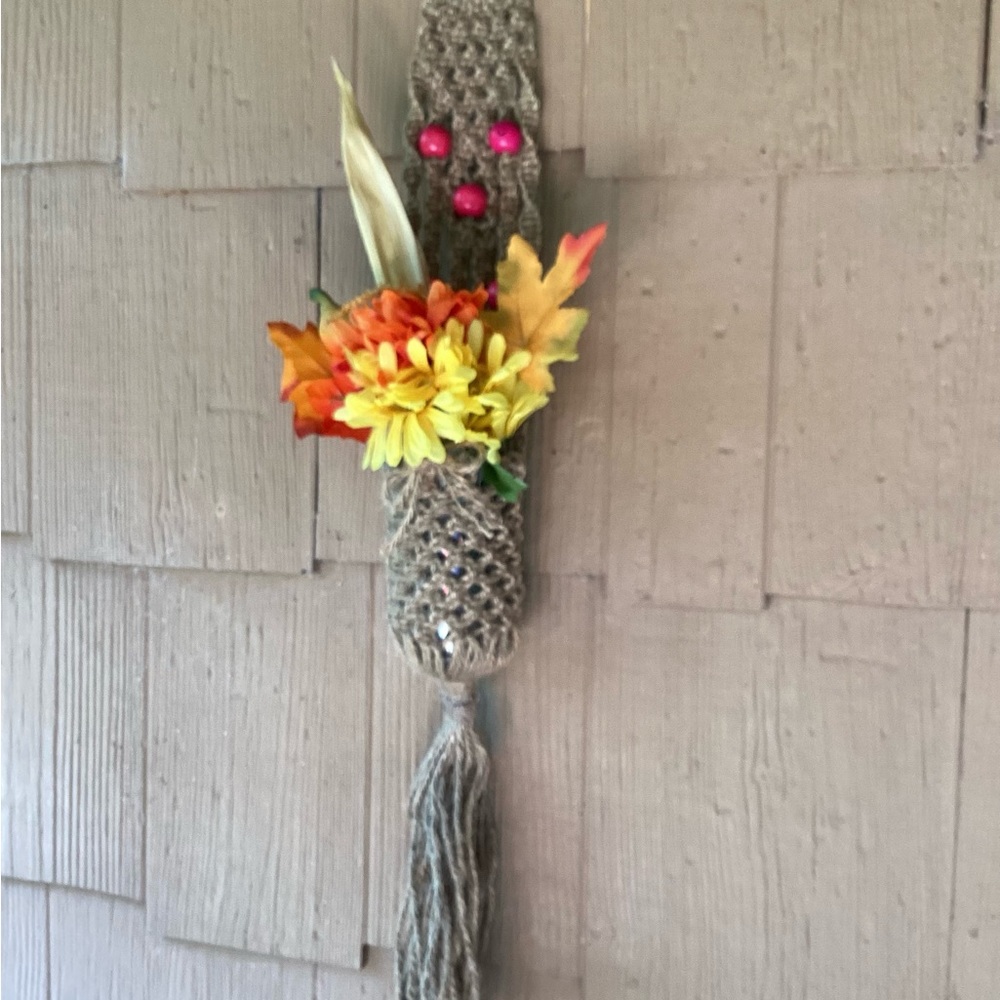 Plant Hanger Macrame Wall Art Hand Crafted Boho Tan Jute Pink Beads Floral